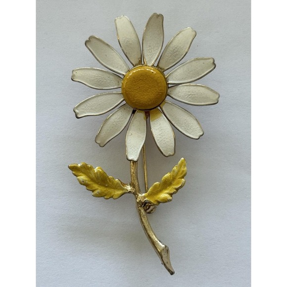 Jewelry - Vintage Accessocraft Enamel Metal Flower Brooch